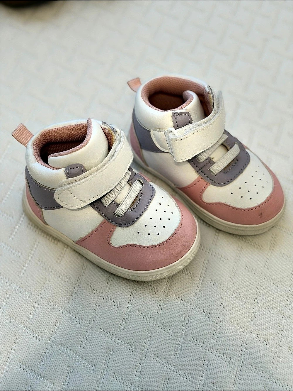 Children's Place Toddler Girls Kids Pink & White Sneakers --Like New
